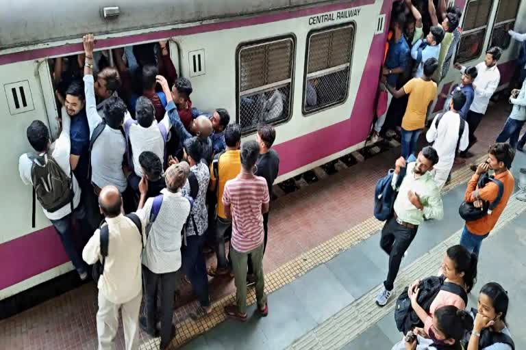 On December 31 Four Local Trains of Central Railway, Facility of Additional Trains For Comfort of Passengers