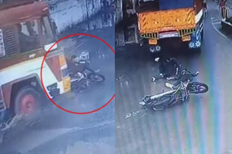 சிசிடிவி இரு சக்கர வாகனம் மீது லாரி மோதி ஒருவர் உயிரிழப்பு