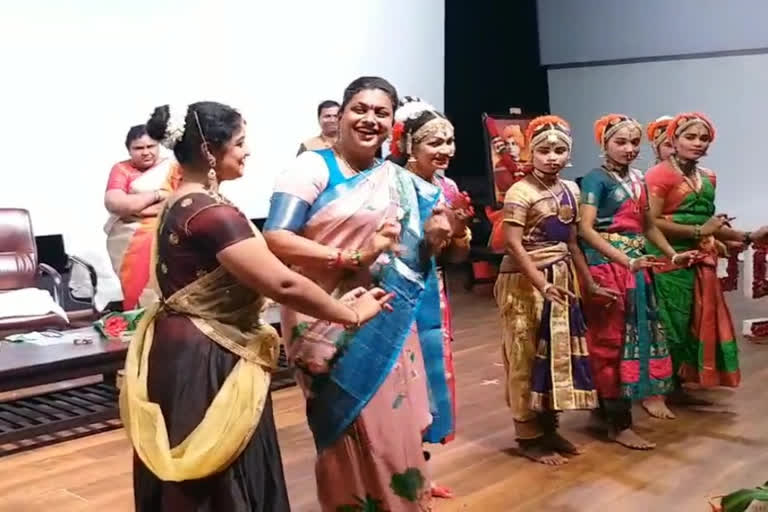 Minister Roja Dance