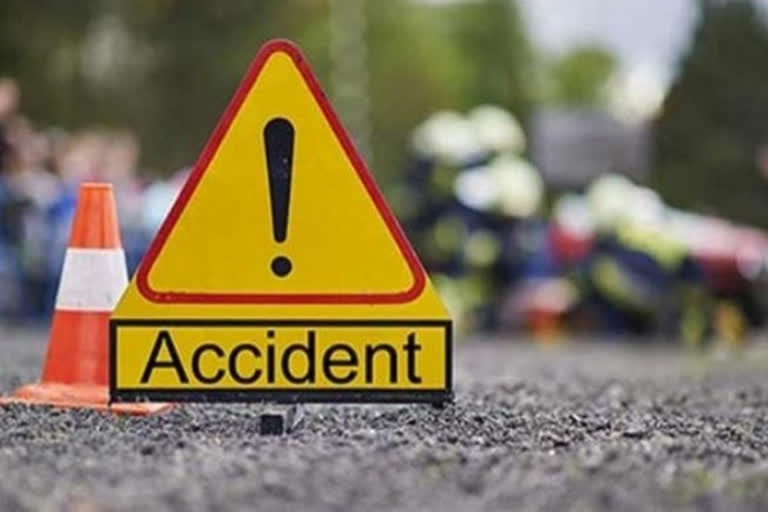 Accident happend in Jk killed one injured 6