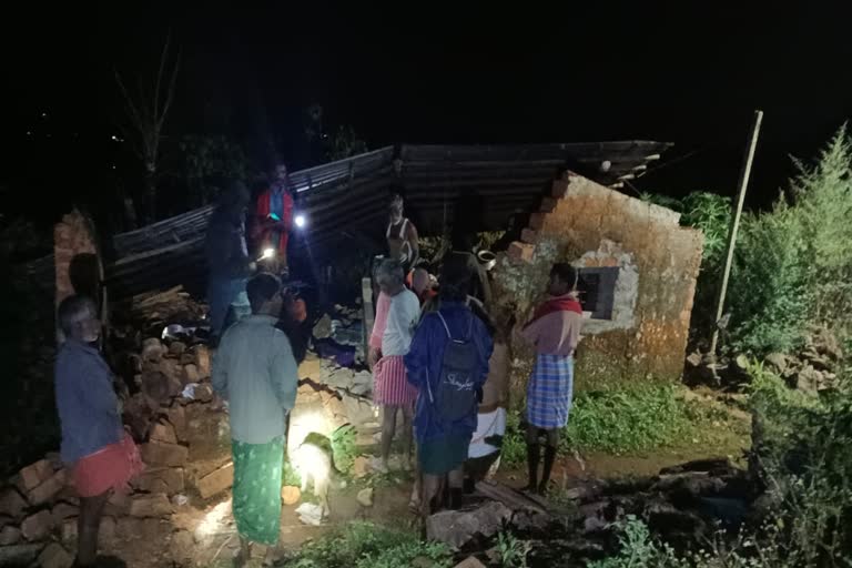 house collapsed in elephant attack at Pooppara  house collapsed in elephant attack  Pooppara elephant attack  Idukki elephant attack  കാട്ടാന ആക്രമണത്തില്‍ വീട് പൂര്‍ണമായി തകര്‍ന്നു  കാട്ടാന ആക്രമണത്തില്‍ വീട് തകര്‍ന്നു  തൊന്തി ഗണപതി  അരികൊമ്പൻ എന്ന് വിളിക്കുന്ന ഒറ്റയാന്‍  അരികൊമ്പൻ  പൂപ്പാറയ്ക്ക് സമീപം ശങ്കരപാണ്ഡ്യൻ മെട്ട്  കാട്ടാന വീട് ഇടിച്ചു നിരത്തി  കാട്ടാന ആക്രമണം