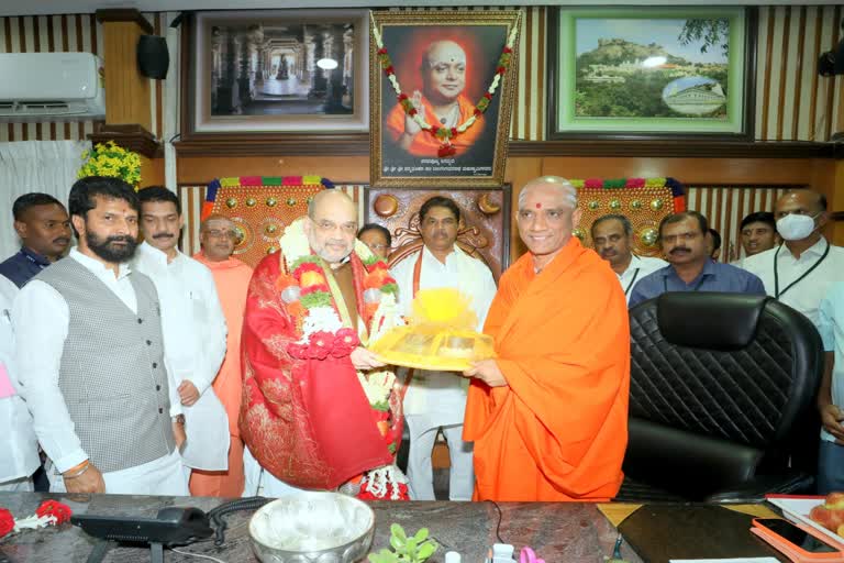 Amit Shah meets Nirmalanandanatha Swamiji of Adichunchanagiri Math