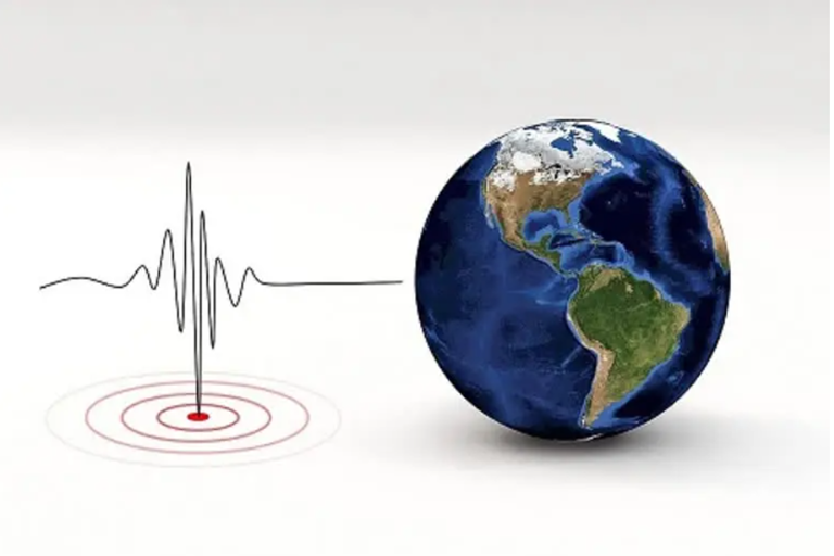 Earthquake strikes Delhi  Earthquake in india  National Center for Seismology  ഡല്‍ഹിയില്‍ ഭൂചലനം  നാഷണൽ സെന്‍റർ ഫോർ സീസ്മോളജി  ഡല്‍ഹി വാര്‍ത്ത  Delhi news