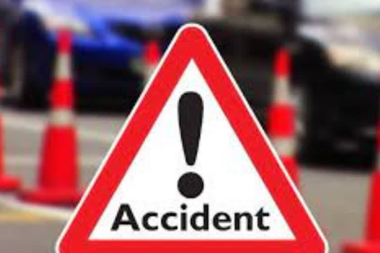 tourist bus falls in gorge in Kerala