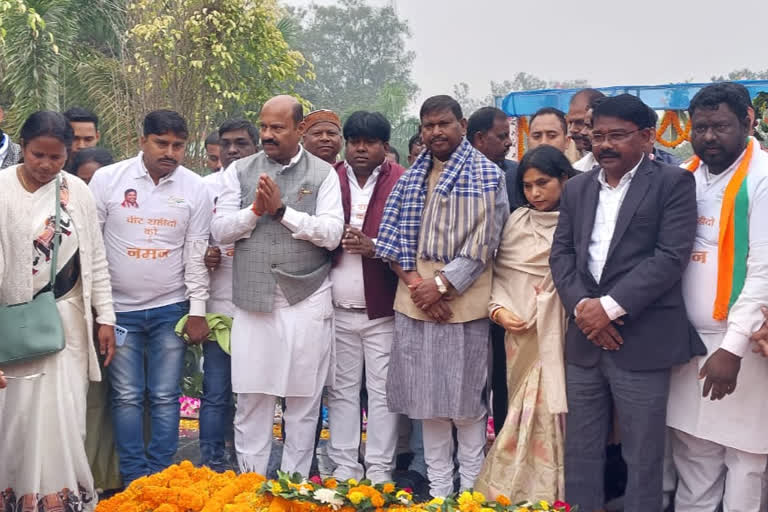 Union Minister Arjun Munda paid tribute to martyrs of Kharsawan firing