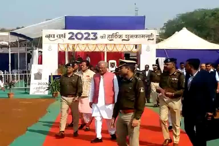 CM Baghel celebrate new year with police jawan