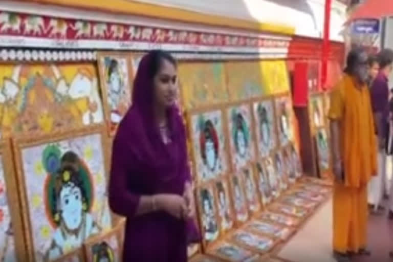 Muslim girl gifted portraits of Lord Krishna