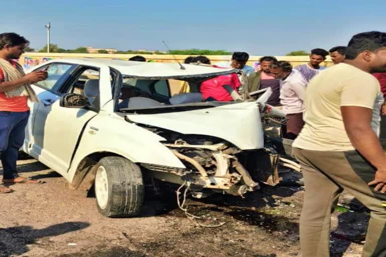 two-people-died-on-the-spot-after-the-car-collided