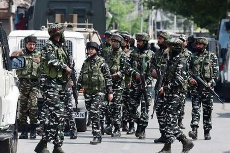 grenade hurled targeting CRPF vehicle in Srinagar