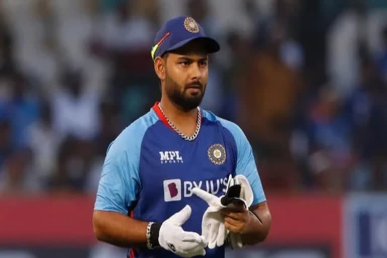 Rishabh Pant reason behind car accident  Rishabh Pant  Rishabh Pant car accident  Rishabh Pant injury updates  Uttarakhand Chief Minister Pushkar Singh Dhami  Pushkar Singh Dhami  Pushkar Singh Dhami visited Rishabh Pant  റിഷഭ്‌ പന്ത്  റിഷഭ്‌ പന്ത് കാര്‍ അപകടം  റിഷഭ്‌ പന്തിനെ പുഷ്‌കർ സിങ്‌ ധാമി സന്ദര്‍ശിച്ചു  പുഷ്‌കർ സിങ്‌ ധാമി