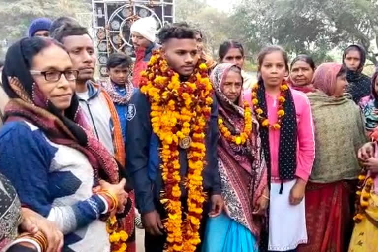 Junior National Kabaddi player Piyush get honored in Nalanda