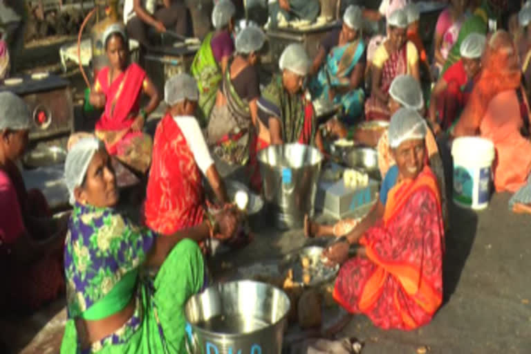 Variety dinner prepared for Kannada Sahitya Sammelana