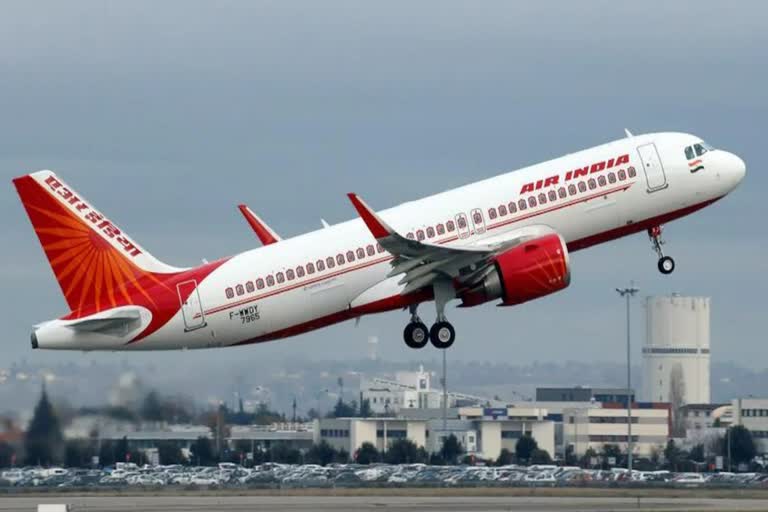 Another mid air peeing incident  Drunk man on Air India flight urinated  Air India flight urinated on womans blanket  സഹയാത്രികയുടെ പുതപ്പിൽ യാത്രക്കാരൻ മൂത്രമൊഴിച്ചു  എയർ ഇന്ത്യ വിമാനത്തിലെ അതിക്രമം രണ്ടാം തവണ  എയർ ഇന്ത്യ വിമാനം  വിമാനം മൂത്രം  man urinated on woman at flight  എയർ ഇന്ത്യ ഫ്ലൈറ്റ്  യാത്രക്കാരിയുടെ മേൽ സഹയാത്രികൻ മൂത്രമൊഴിച്ചത്  സഹയാത്രികൻ മൂത്രമൊഴിച്ച  വിമാനത്തിൽ മൂത്രമൊഴിച്ചത്