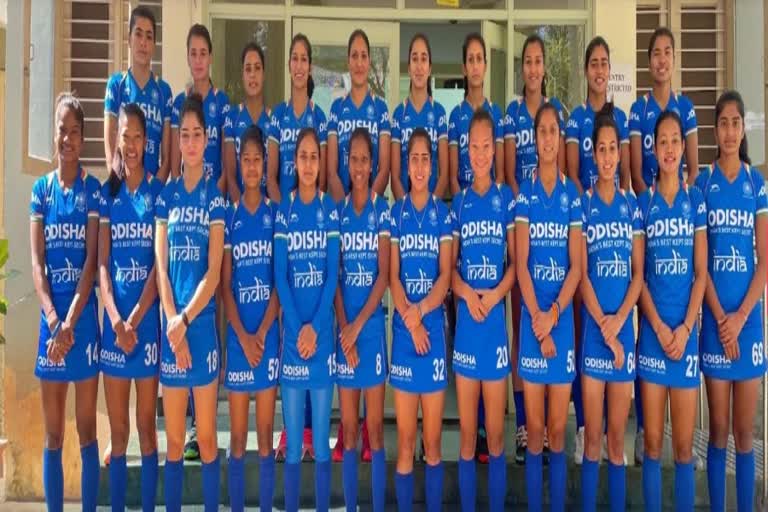 22-member hockey women's team announced