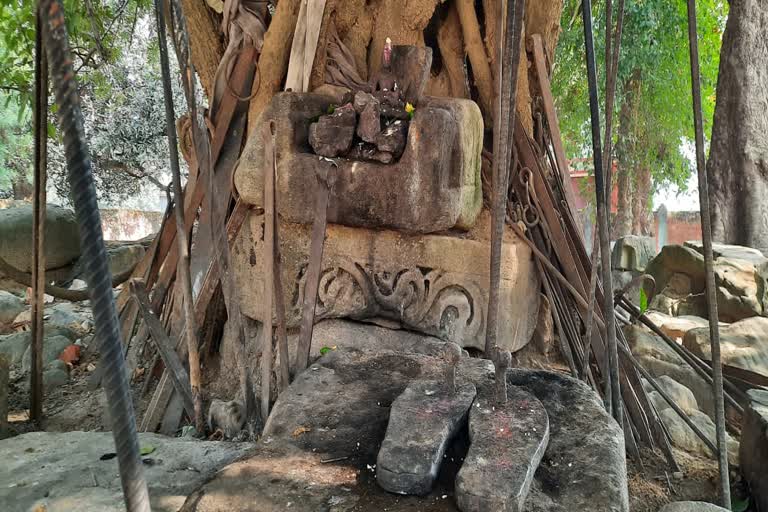 mysterious manuscript stones in anuppur