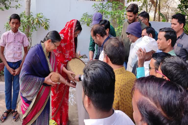 Kunwar Singh Nishad celebrate chher chhera tihar