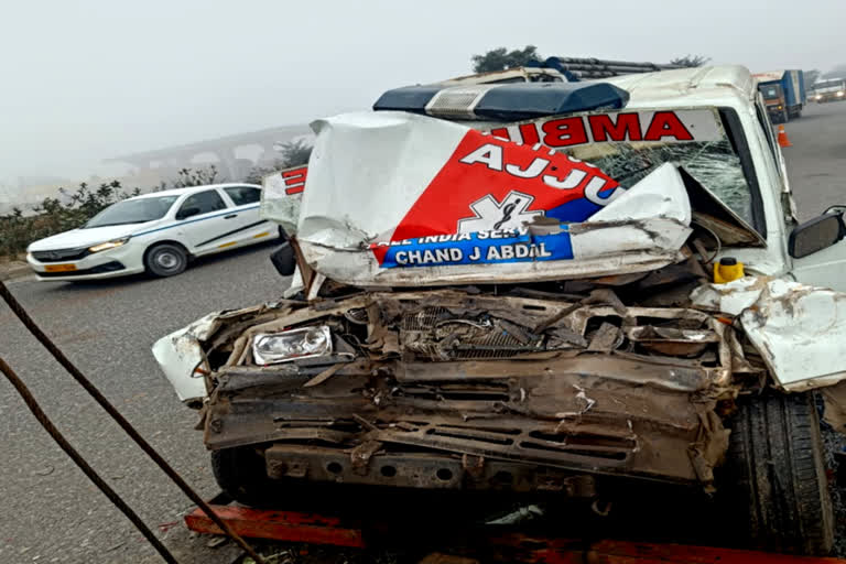 road accident in rewari ambulance and pickup collision in rewari