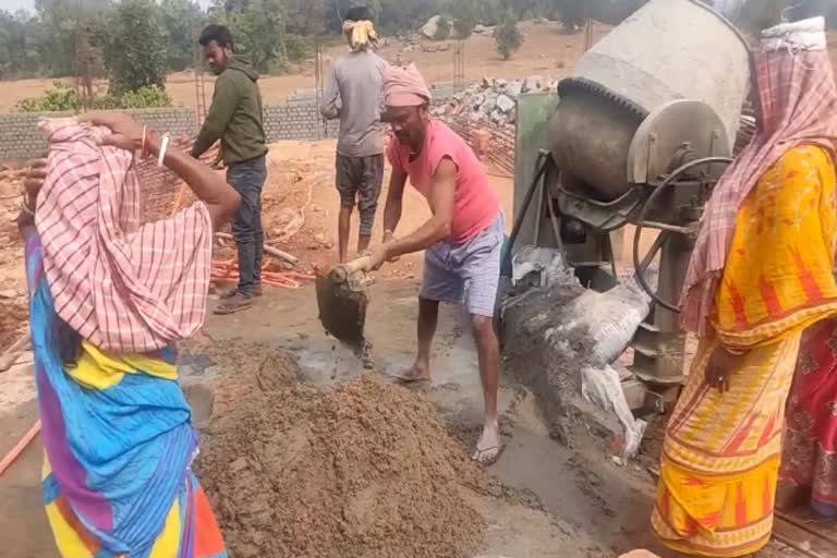 Jamtara Workers not getting minimum wages in government construction work