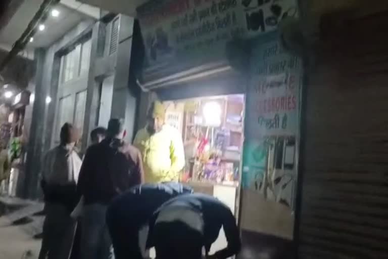 girl shot woman shopkeeper in delhi