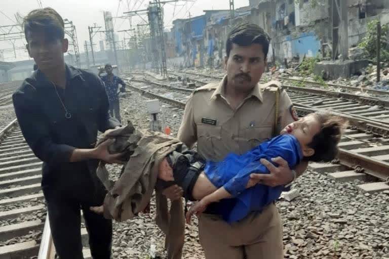 Child Saved By Railway Police In Mumbai