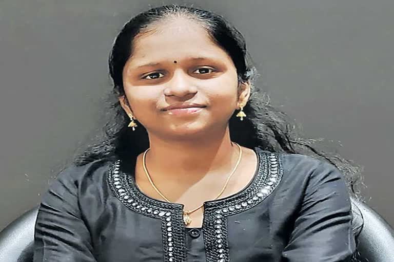 She learned by watching on YouTube...now she earns a salary of Rs.60 lakhs per year!