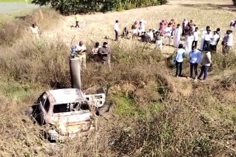 Car fire in Venkatapuram