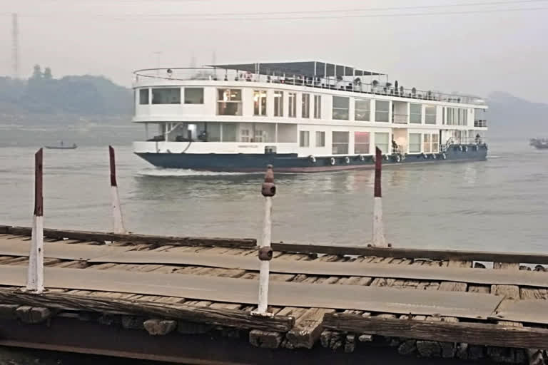 Uttar Pradesh: Ganga Vilas Cruise heads for Varanasi after being stuck in for 24 hours