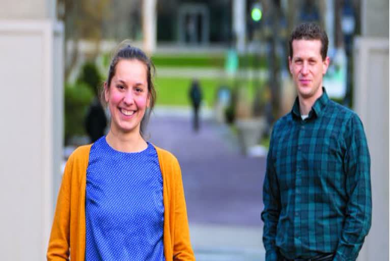 Romy Frömer, postdoctoral research associate (left), and Amitai Shenhav, assistant professor of cognitive, linguistic, and psychological sciences, study the neural activity of decision making.