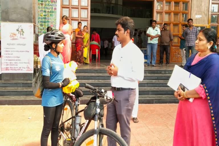 சைக்கிள் ரைடு செல்லும் போபால் வீராங்கனை சேலம் வருகை!