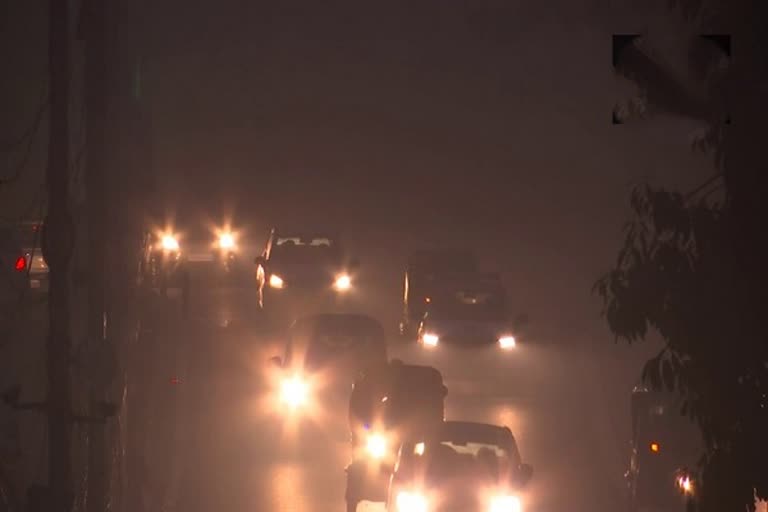 temperatures-below-6-degrees-in-delhi-and-dense-smoke-and-snow-engulfed