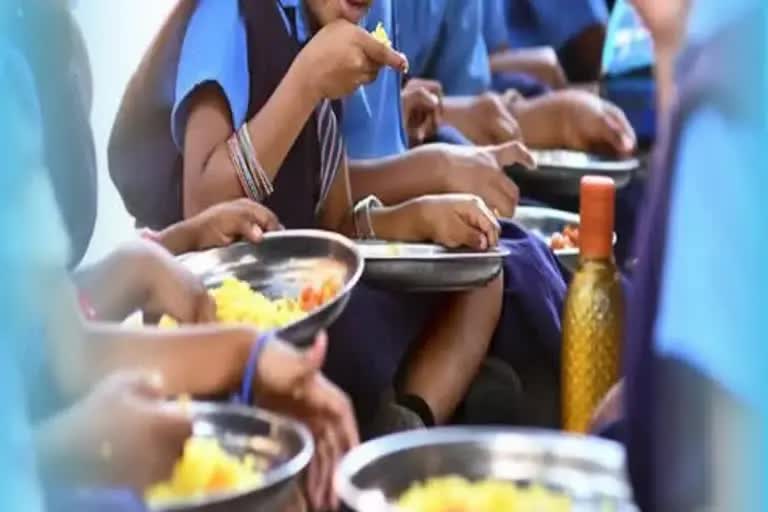 students-get-sick-after-eating-lunch-in-primary-school-west-bengal