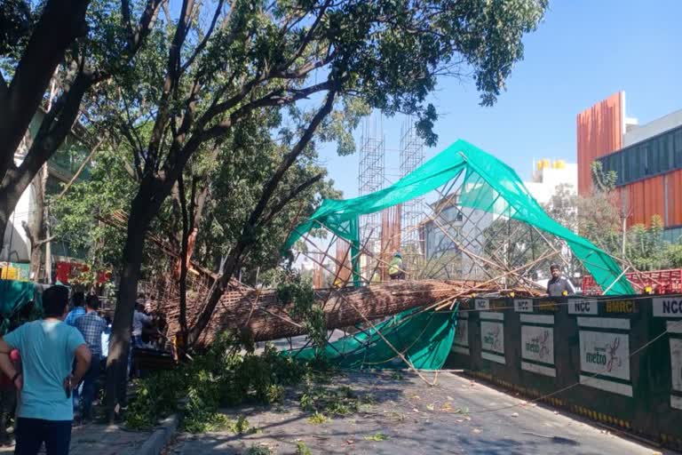 Under Construction Metro pillar collapsed