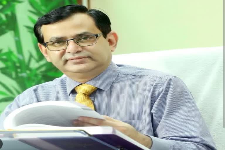 raipur aiims director Nitin M Nagarkar Resignation