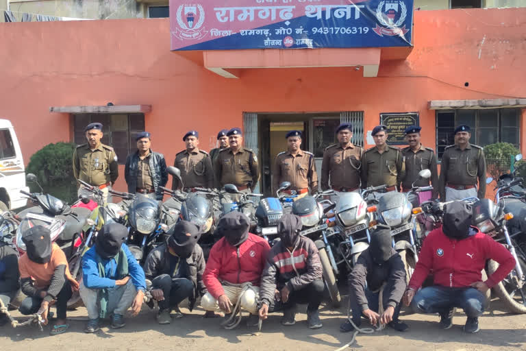 Ramgarh police arrested 8 criminals
