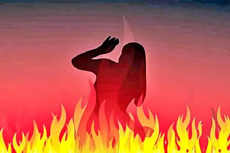 Etv thieves-set-woman-on-fire-and-killed-in-karnataka