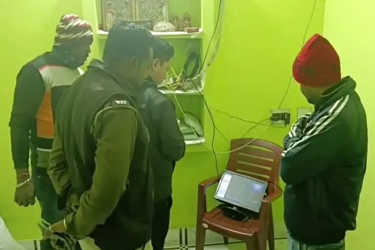 Miscreants loot e-commerce office at gunpoint, CCTV footage emerges