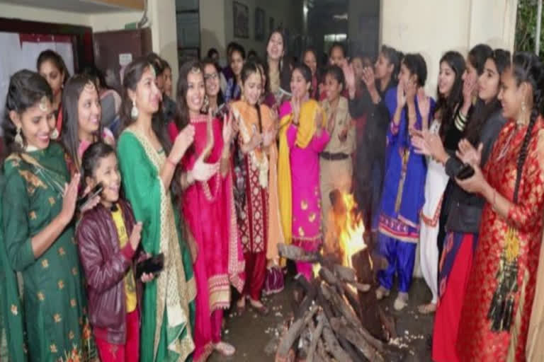 rituals on the occasion of Lohri