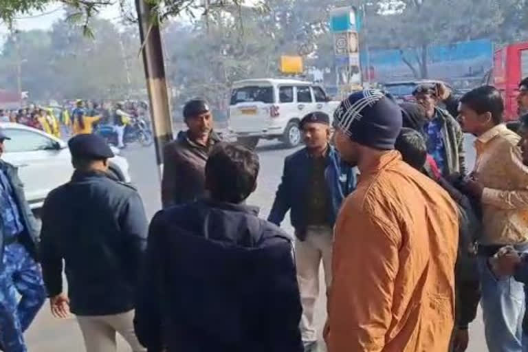 बिहार राज्यपाल फागू चौहान के काफिला का घेराव