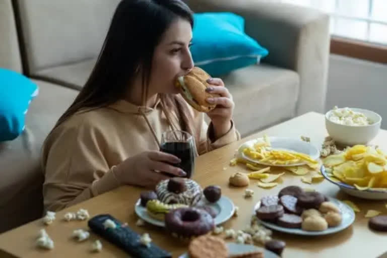 Eating in response to anxiety or sadness is linked with heart damage
