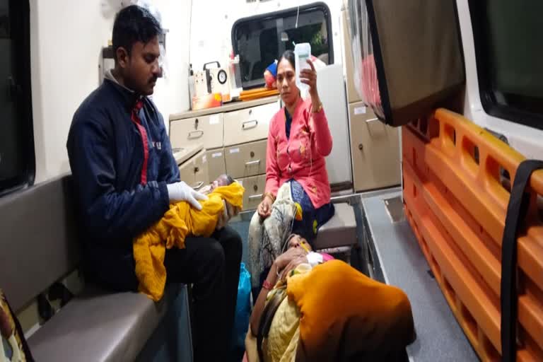 108 emergency service 108 સેવા મહિલા માટે બની તારણહાર, એમ્બુલન્સમાં જ કરાવી સફળ ડિલીવરી