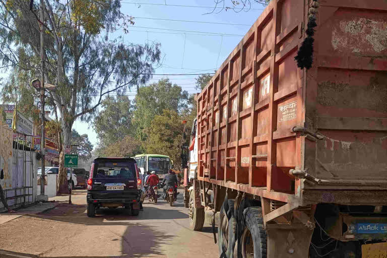 MP Guna Dumpers running indiscriminately no entry