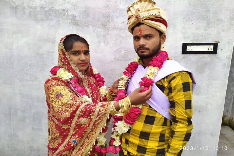 The wedding was solemnised as per Hindu rituals by Pandit K K Shankhadhar