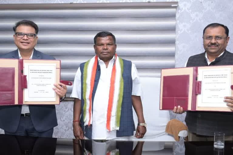 MoU signed in presence of Kawasi Lakhma