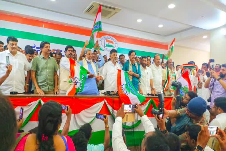 YSV Dutta and H Nagesh joined Congress party
