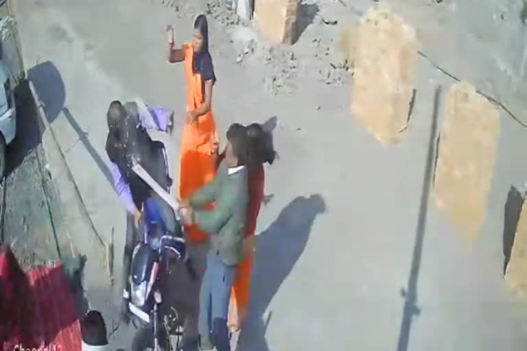 shajapur women beat bike driver for land dispute