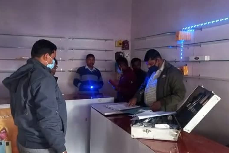 Mobile worth 25 lakh stolen from shop in Ranchi