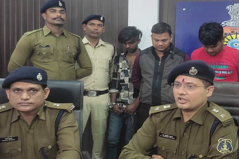 railway constables arrested for smuggling ganja
