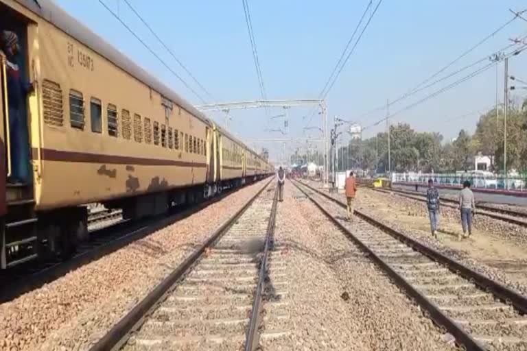 woman died at sonipat railway station