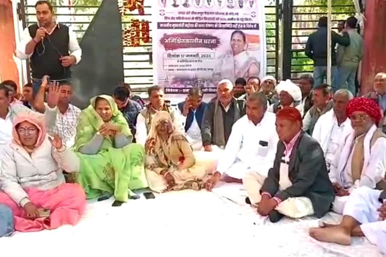 MLA Ganga Devi protest against own government for Bisalpur water and lease deeds