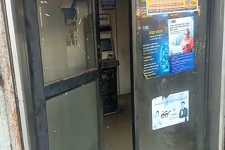 MP Shivpuri Criminals cut ATM